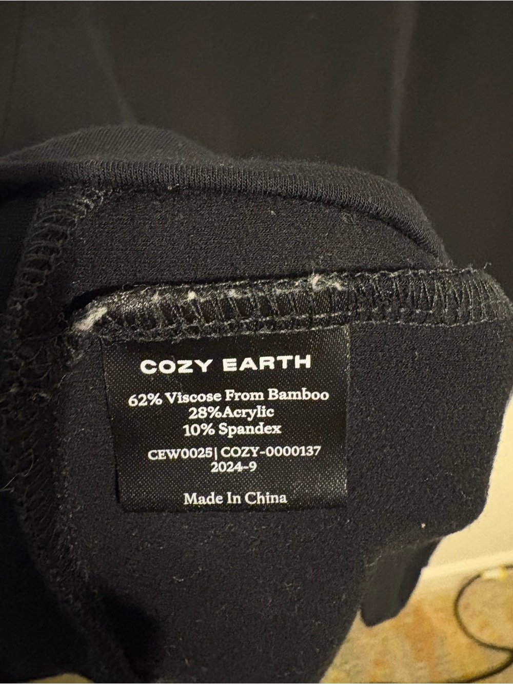 Cozy Earth Black Long Sleeve Crewneck Sweatshirt Size L - Picture 3 of 3